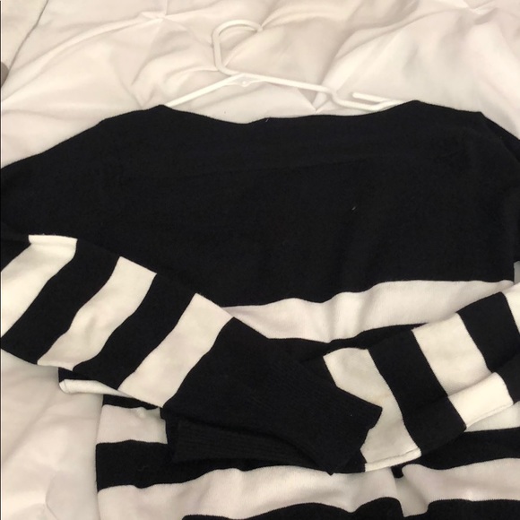 Venus black and white sweater dress 💕 - Picture 6 of 7